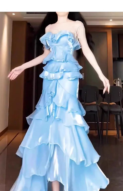 Robe de bal longue sirène sans bretelles bleu ciel à volants J5971