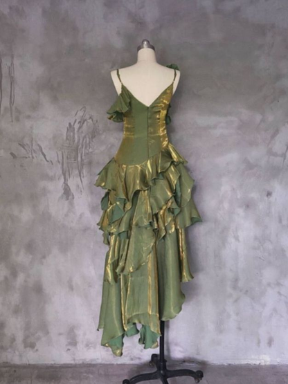 Robe de bal verte à bretelles spaghetti et à volants J5972