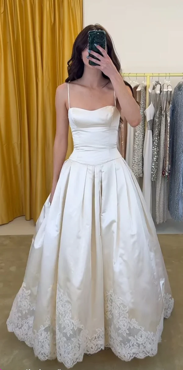 A Line White Long Wedding Dresses Applique  Bridal Gown J8120