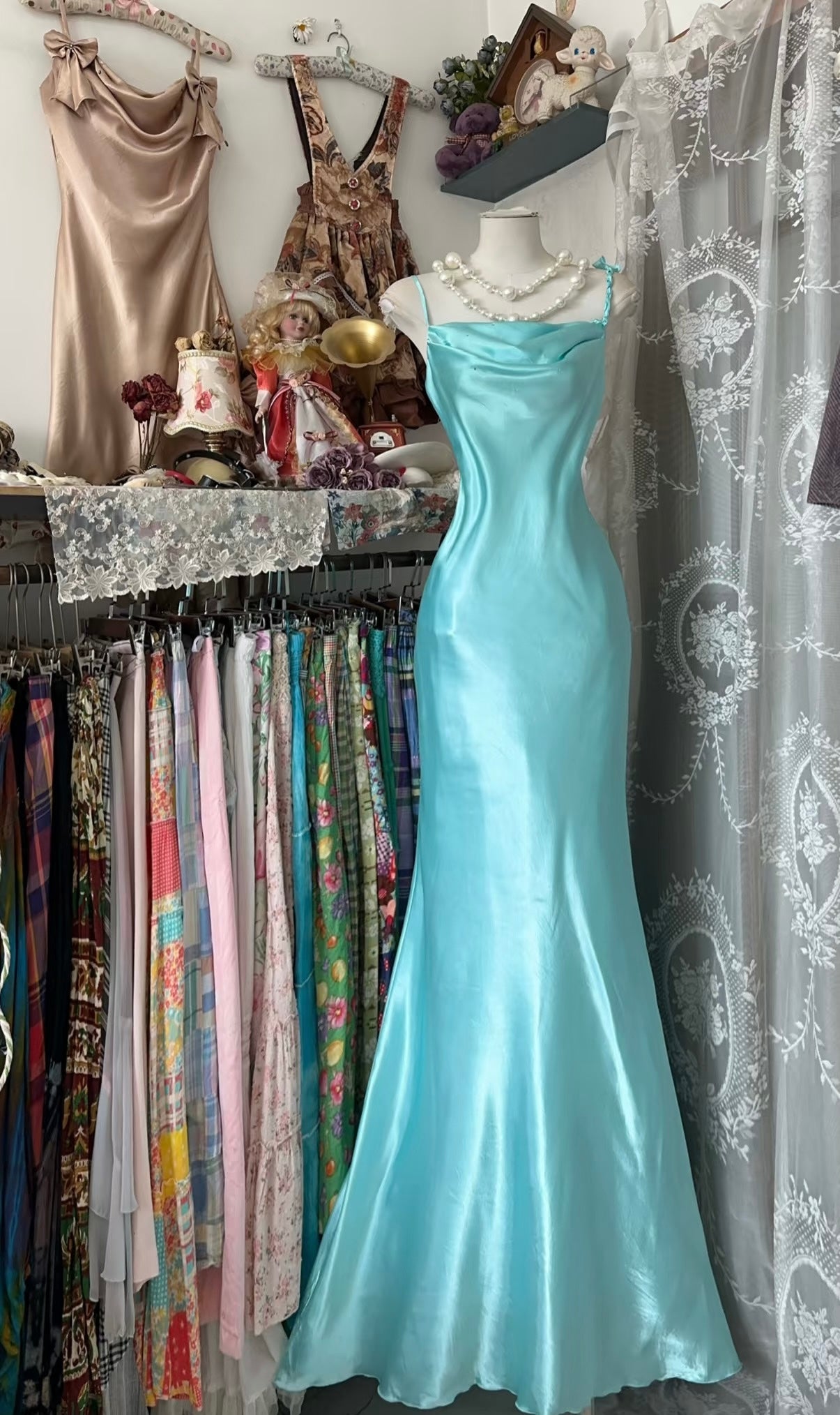 Spaghettiträger Rüschen Blau Langes Ballkleid Satin Abendkleid J8583