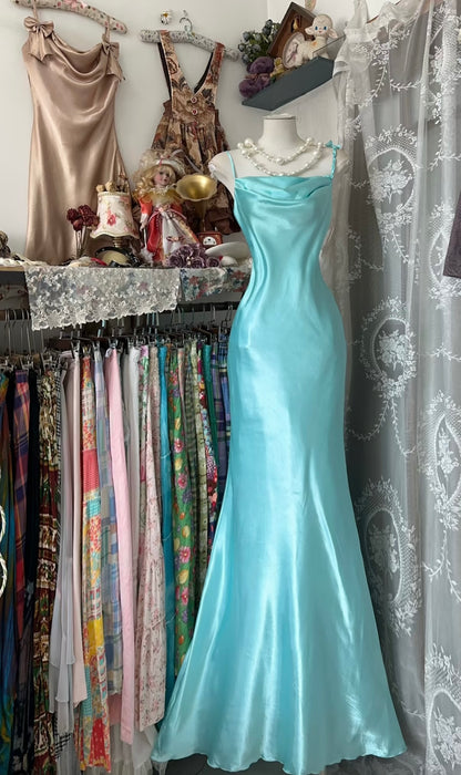 Spaghettiträger Rüschen Blau Langes Ballkleid Satin Abendkleid J8583