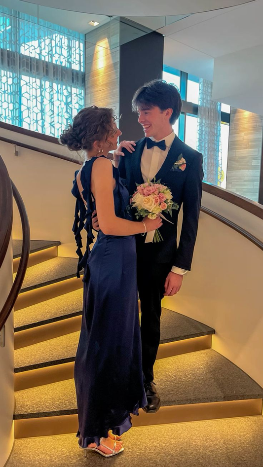 Marineblaues Ballkleid mit Rüschen, formelles Partykleid J7356