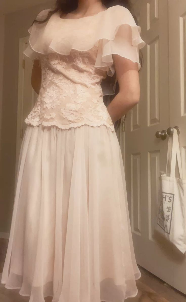 Robe de soirée trapèze en dentelle à volants, élégante robe de mariée J8132