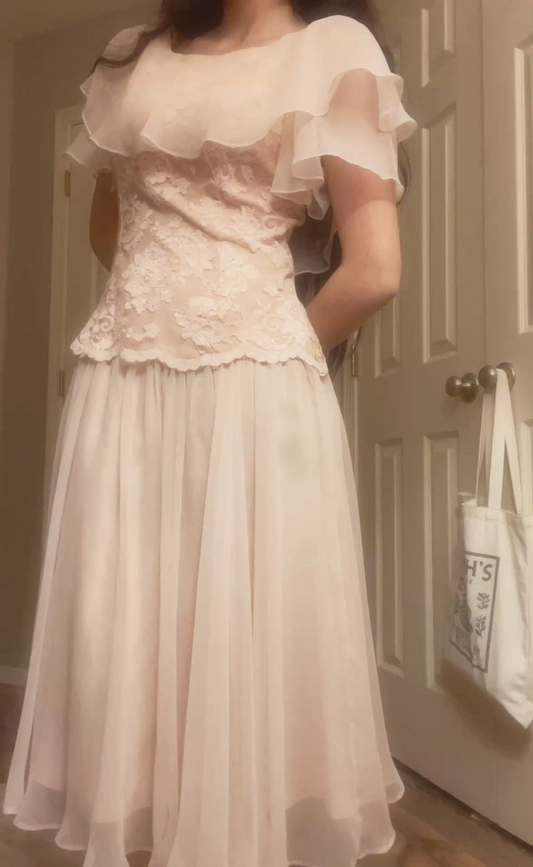 Robe de soirée trapèze en dentelle à volants, élégante robe de mariée J8132