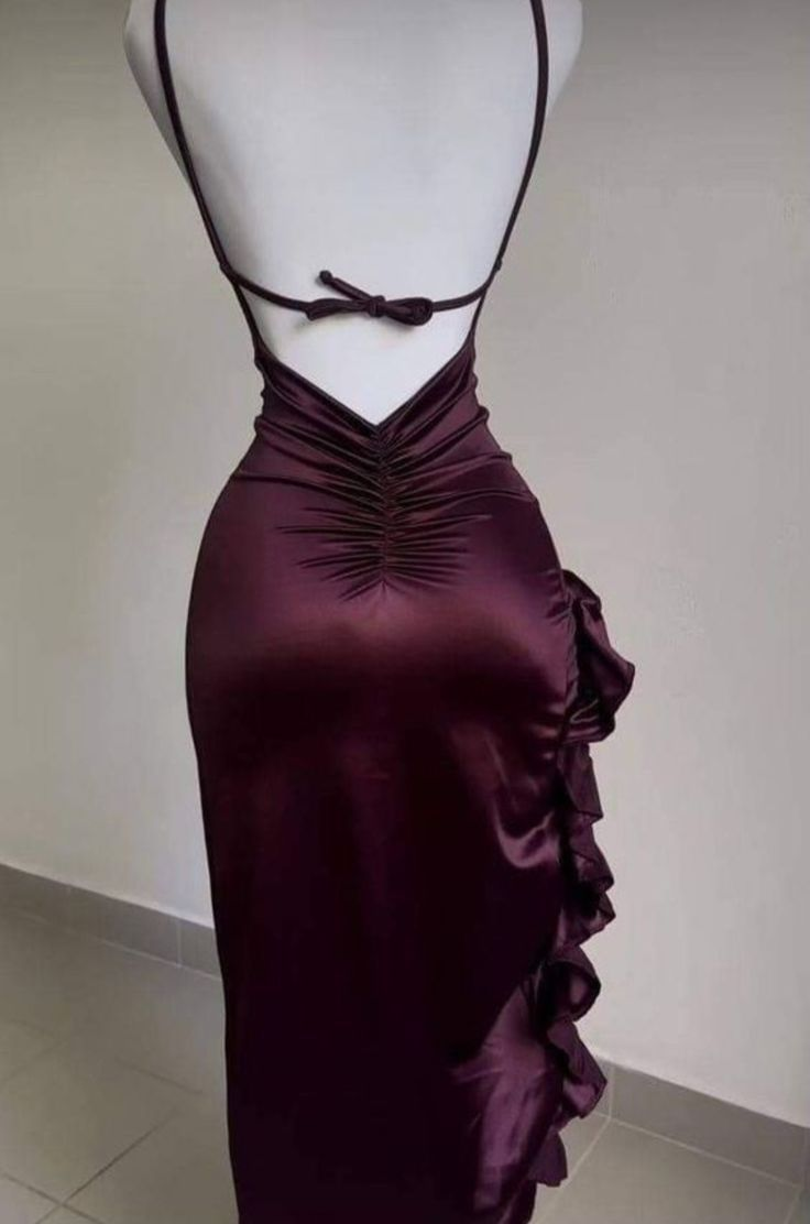 Robe de bal fourreau bordeaux à bretelles spaghetti et dos nu J6006
