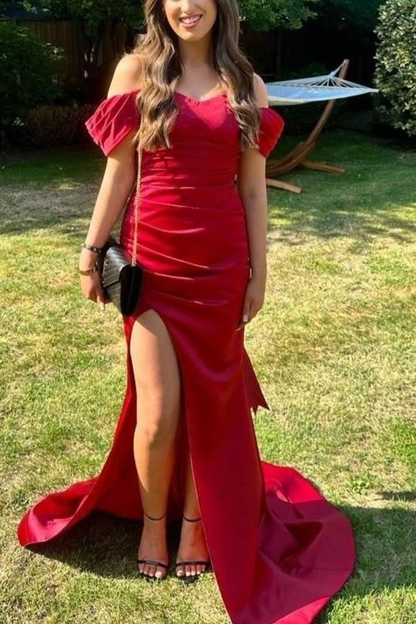 Robe de soirée sirène en satin rouge à épaules dénudées J6029