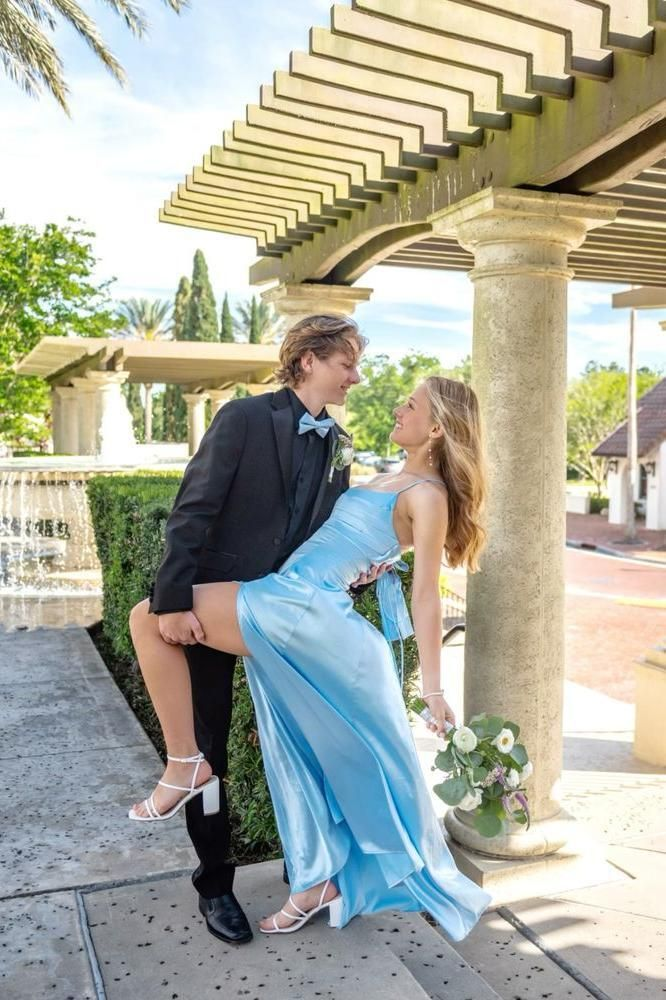 Träger Blaues Satin A-Linie Ballkleid J6103