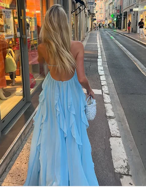 Robe de bal trapèze en mousseline de soie bleue, dos nu, à volants, J6108