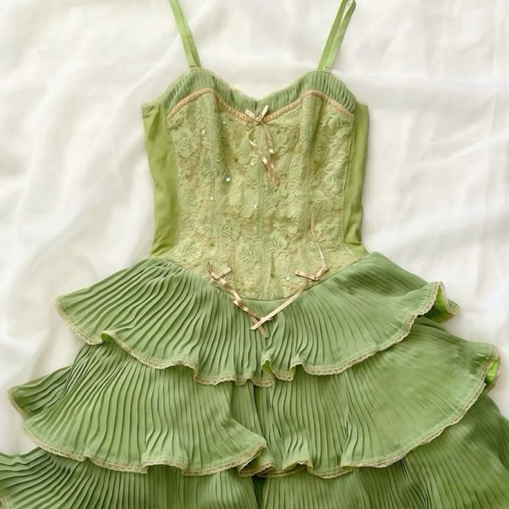 Robe de soirée courte en dentelle verte à volants, coupe trapèze, tenue d'anniversaire J6142