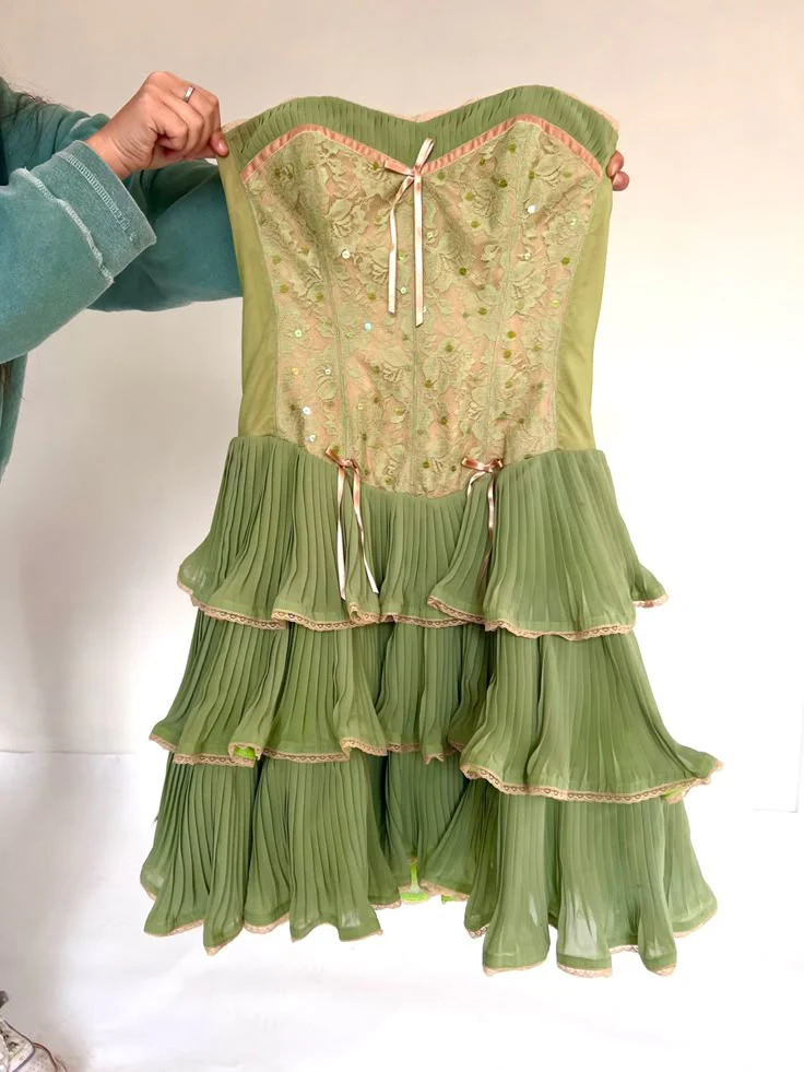 Robe de soirée courte en dentelle verte à volants, coupe trapèze, tenue d'anniversaire J6142