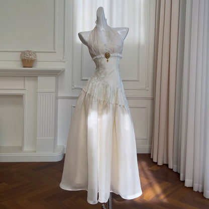 Neckholder-Spitze A-Linie Spitze Ballkleid Chiffon Abendkleider J6158