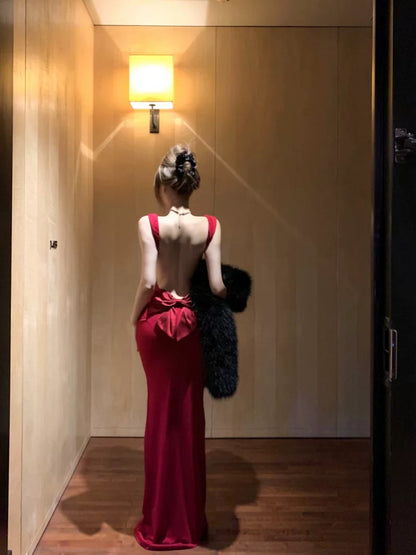 Robe de soirée élégante rouge fourreau dos nu J6168