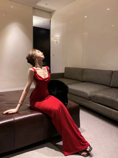 Robe de soirée élégante rouge fourreau dos nu J6168