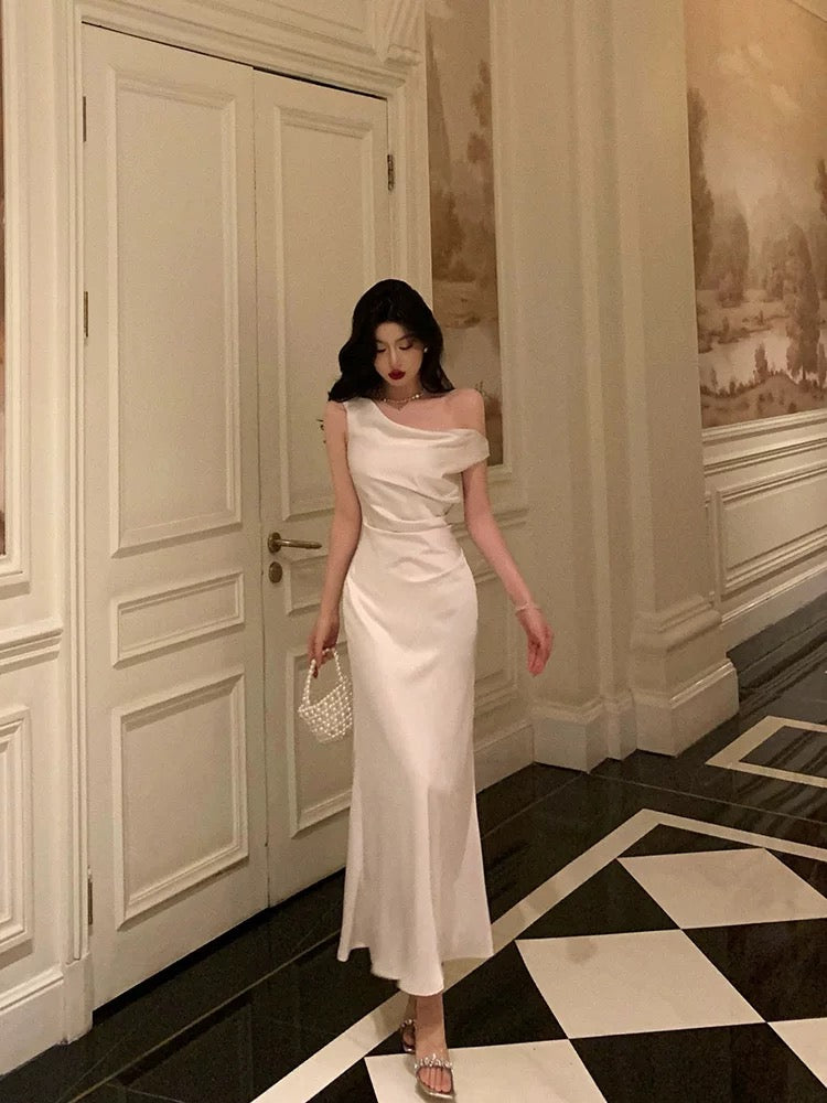 One-Shoulder Elfenbein Abendkleid Satin Meerjungfrau Ballkleid J6176