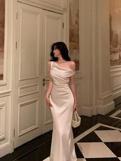 One-Shoulder Elfenbein Abendkleid Satin Meerjungfrau Ballkleid J6176