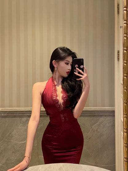 Sexy V-Ausschnitt Burgunder Abendkleid Formales Meerjungfrau-Abschlussballkleid J6182