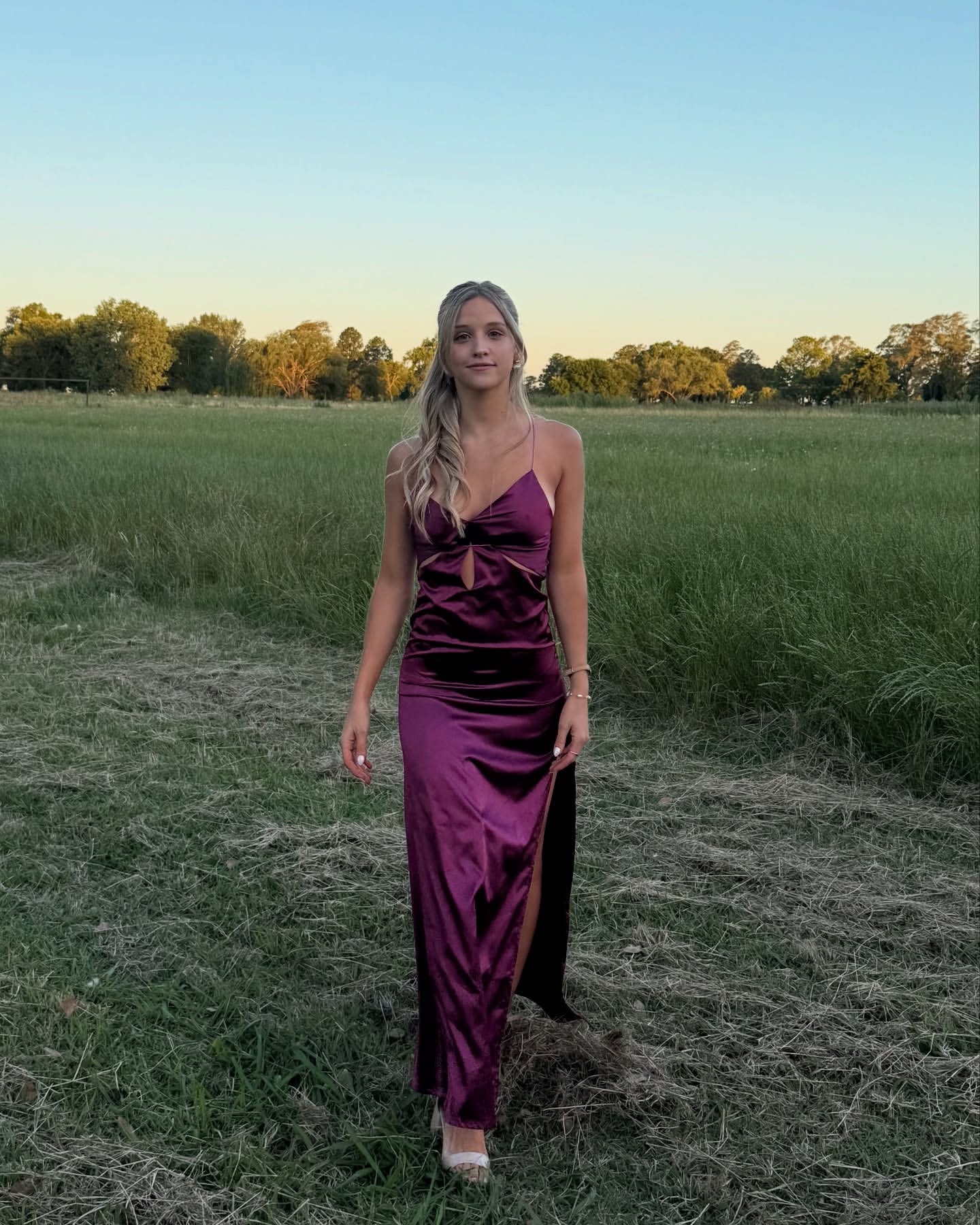 Satin Meerjungfrau Ballkleid mit Schnürung am Rücken Satin Abendkleid J6185