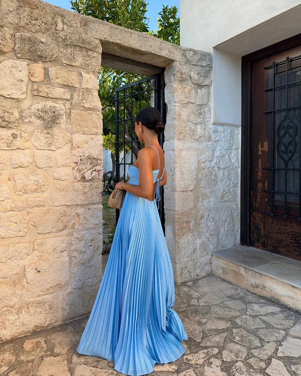 Robe de soirée bleu clair plissée coupe trapèze J6296
