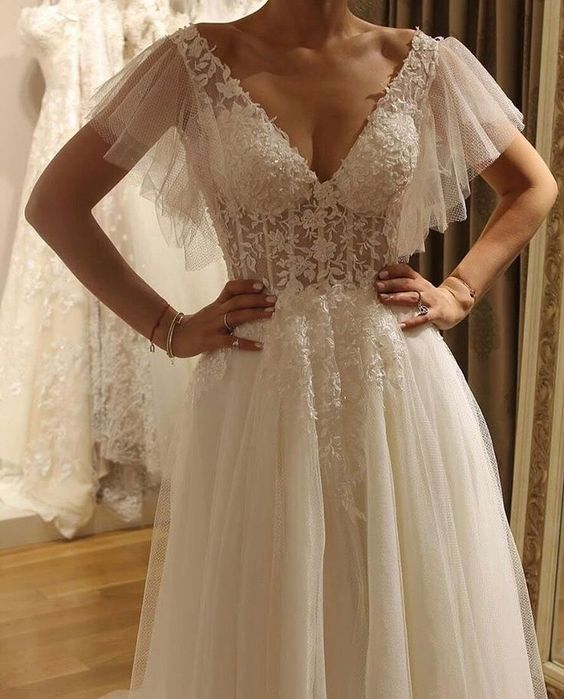 Robe de mariée trapèze en tulle et dentelle avec appliques J6299