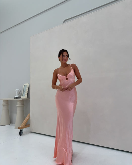 Spaghettiträger Rosa Satin Ballkleid Formales rückenfreies Abendkleid J6241