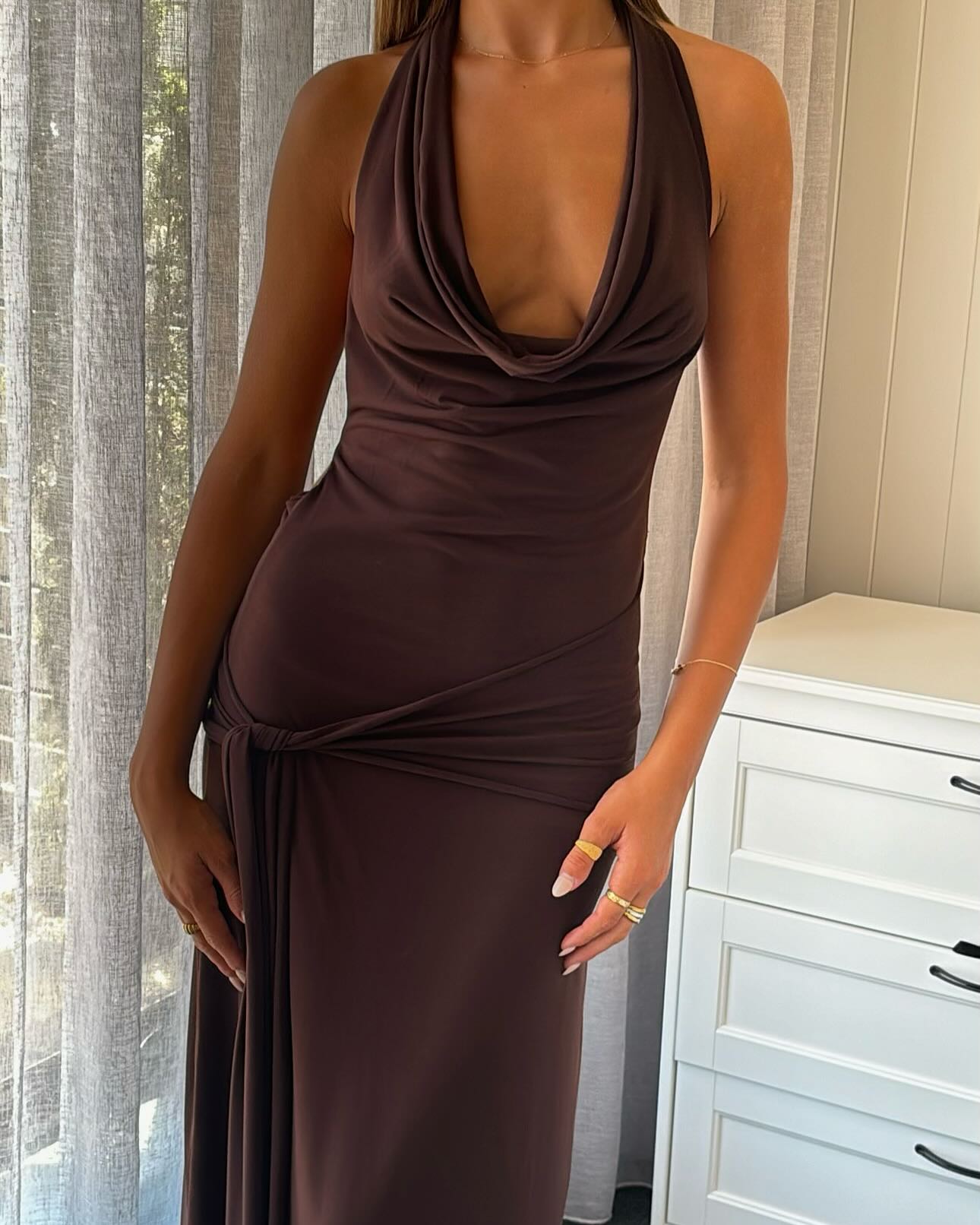 Robe de soirée formelle à col licou et fourreau pour anniversaire J6248