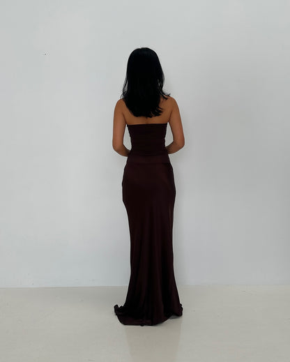 Robe de soirée fourreau bustier en satin marron J6265