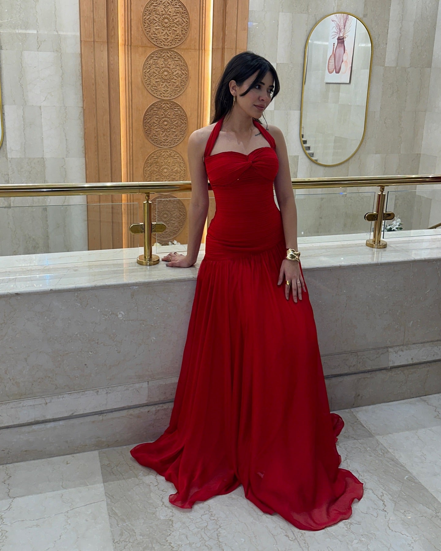 Robe de soirée rouge en mousseline de soie, coupe trapèze, J6277