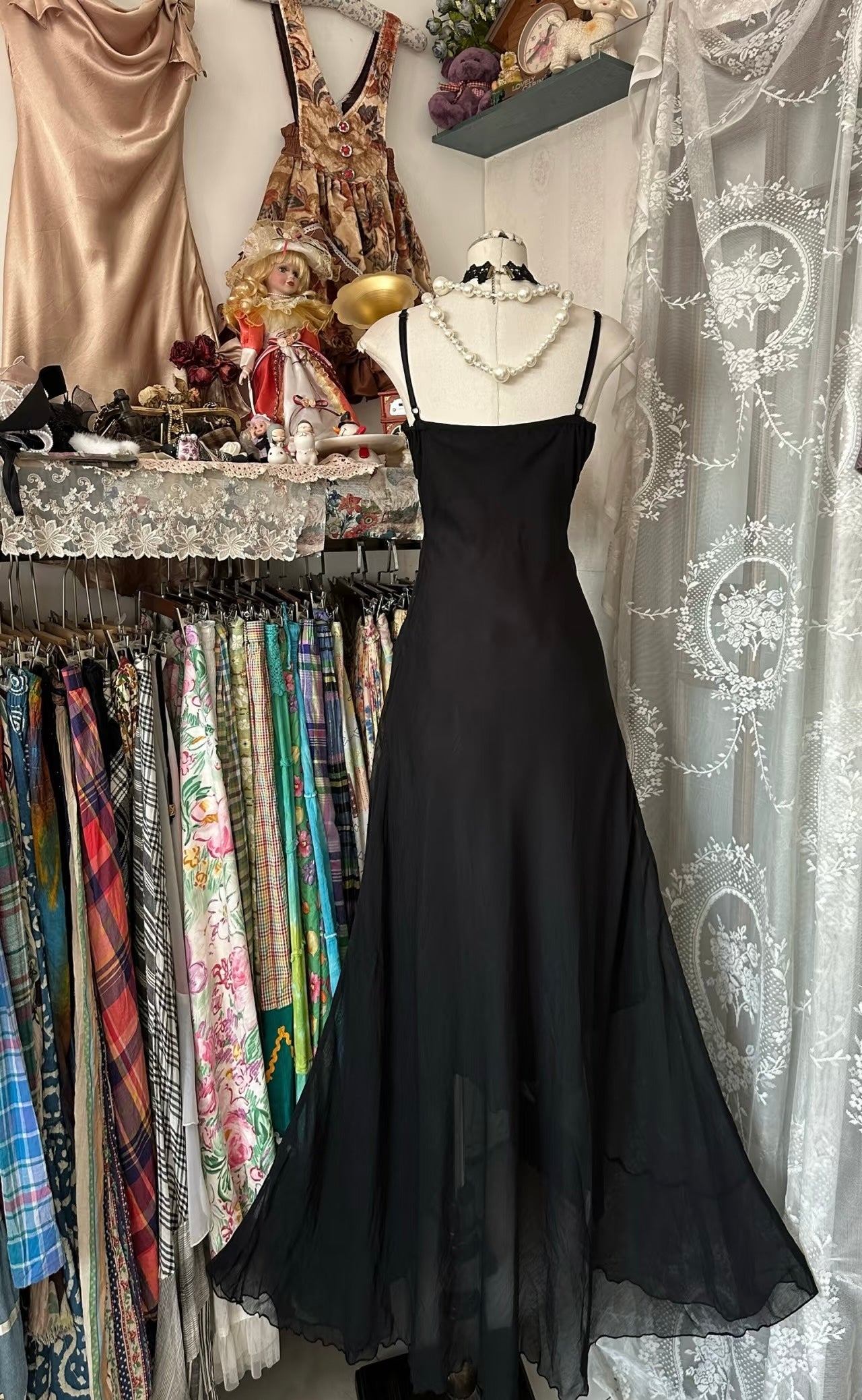 Spaghetti Straps Black Prom Dress Vintage Ruffle Formal Party Dress J6304