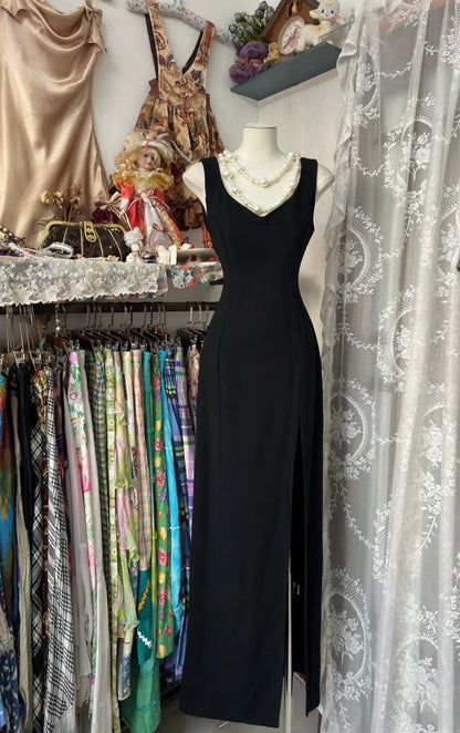 Elegantes schwarzes Ballkleid mit Schlitz, Abendkleid, Partykleid J6309