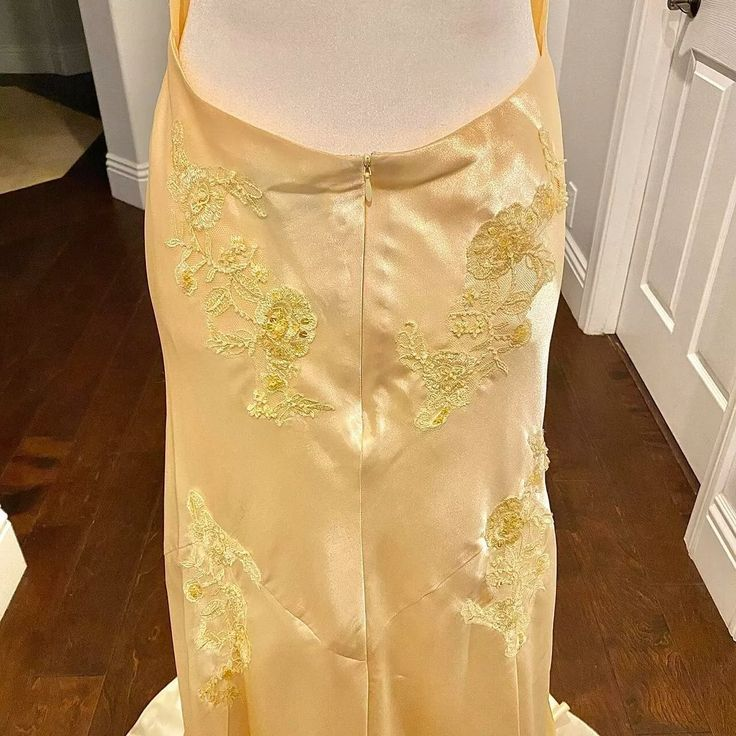 Meerjungfrau Satin Gelb Rückenfrei Lange Partykleider Formales Abendkleid J6375