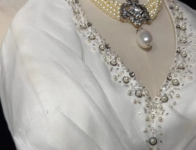 Meerjungfrau Neckholder Perlen Weiß Brautkleid Vintage Abendkleid J6381