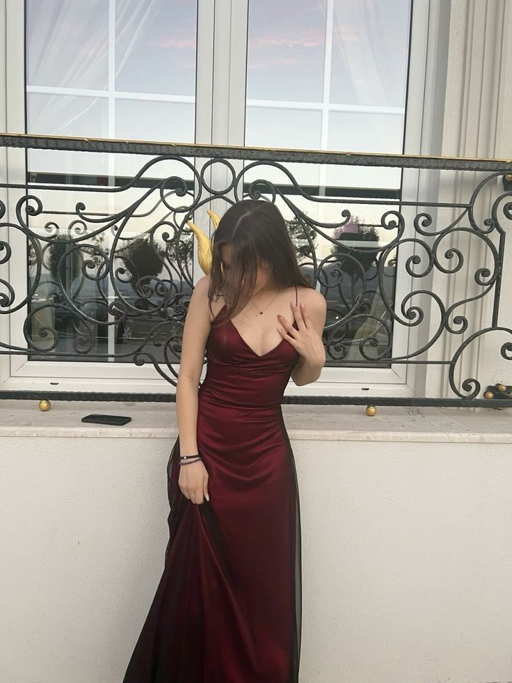 Spaghetti Straps V Neck Burgundy Prom Dress Evening Gown J6412