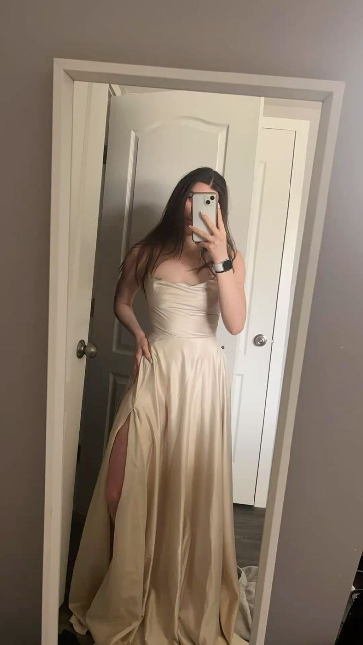 Robe de bal beige à bretelles spaghetti et fente trapèze, robe de demoiselle d'honneur J6419