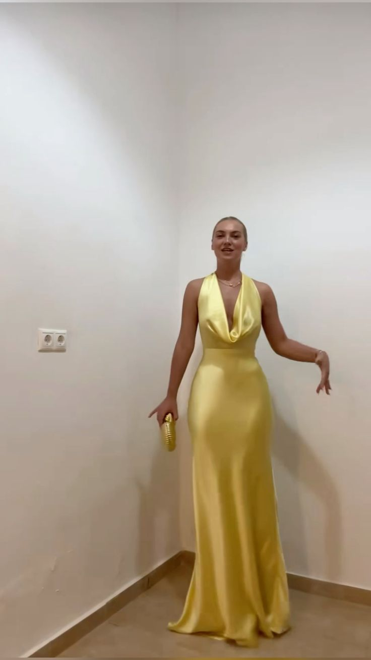 Robe de soirée sirène jaune dos nu J6444