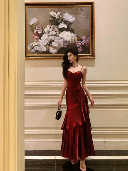 Burgunderrotes Ballkleid mit Spaghettiträgern und Rüschen, formelles Partykleid J6464