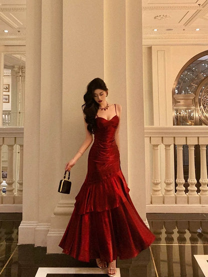 Burgunderrotes Ballkleid mit Spaghettiträgern und Rüschen, formelles Partykleid J6464