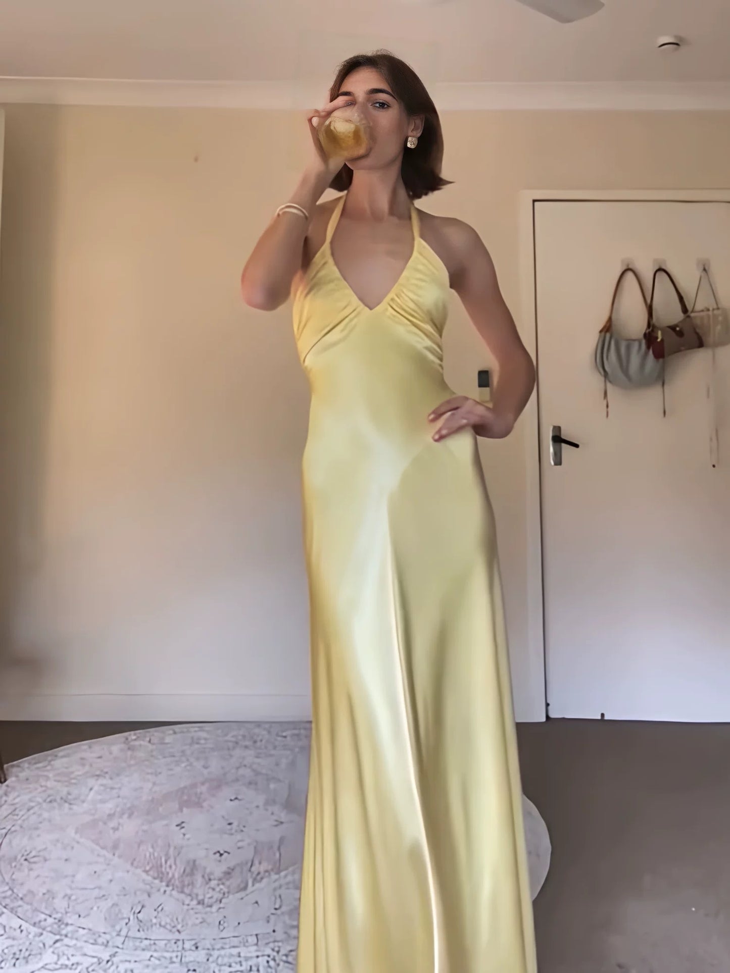Robe de bal sirène jaune dos nu en satin J6489