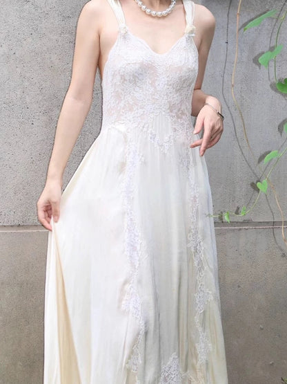 Robe de bal trapèze en satin beige et dentelle J6493