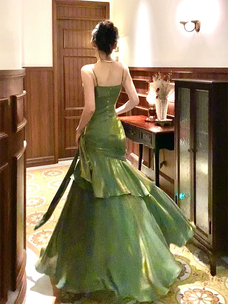Rüschengrünes Ballkleid Spaghettiträger Geburtstagskleid J6524