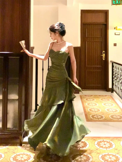 Rüschengrünes Ballkleid Spaghettiträger Geburtstagskleid J6524