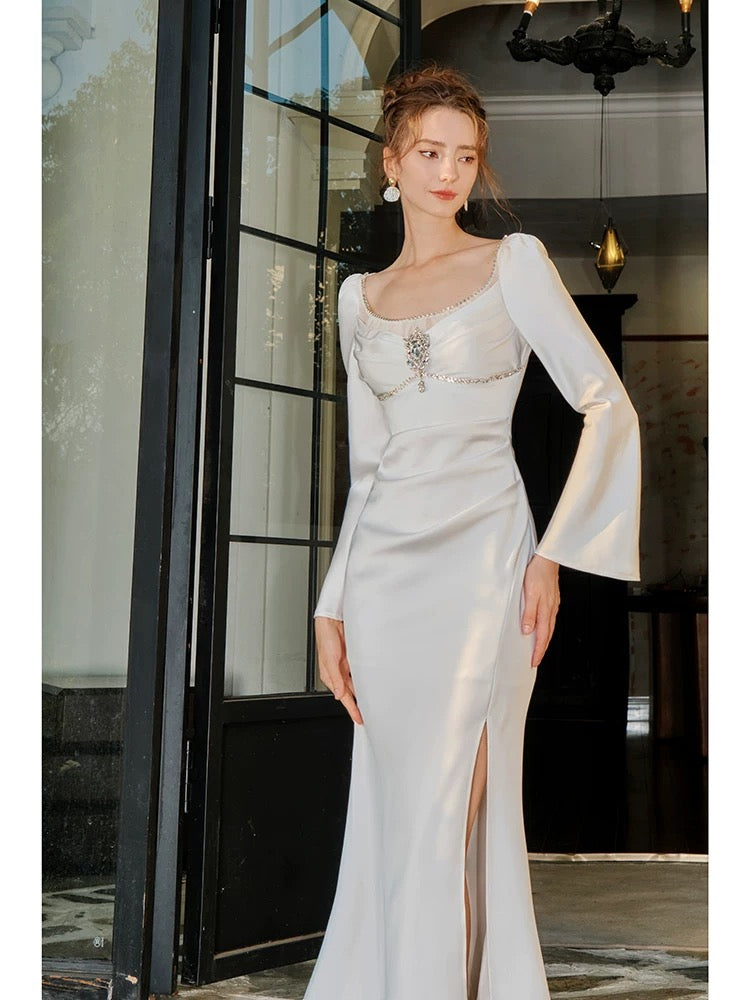 Robe de soirée sirène élégante en satin à manches longues J6536