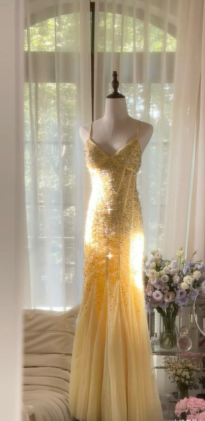 Rückenfreies Meerjungfrau-Ballkleid in Gelb mit Pailletten J6546