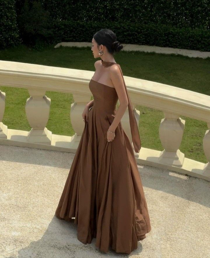 Robe de bal trapèze en satin marron sans bretelles, robe de soirée marron J6559