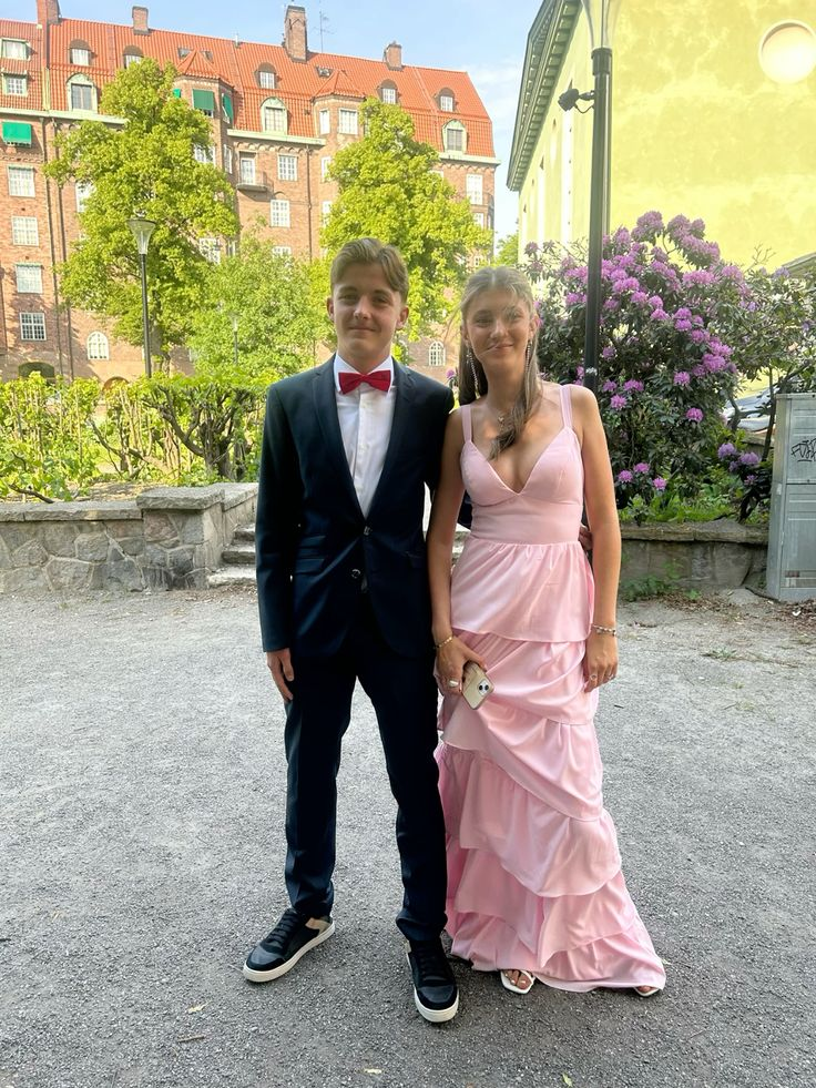 Robe de bal rose trapèze à volants, robe de demoiselle d'honneur J6587