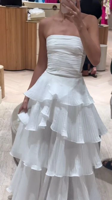 A-Linie, weißes, gestuftes Ballkleid, Geburtstags-Outfits, Abendkleid J6596