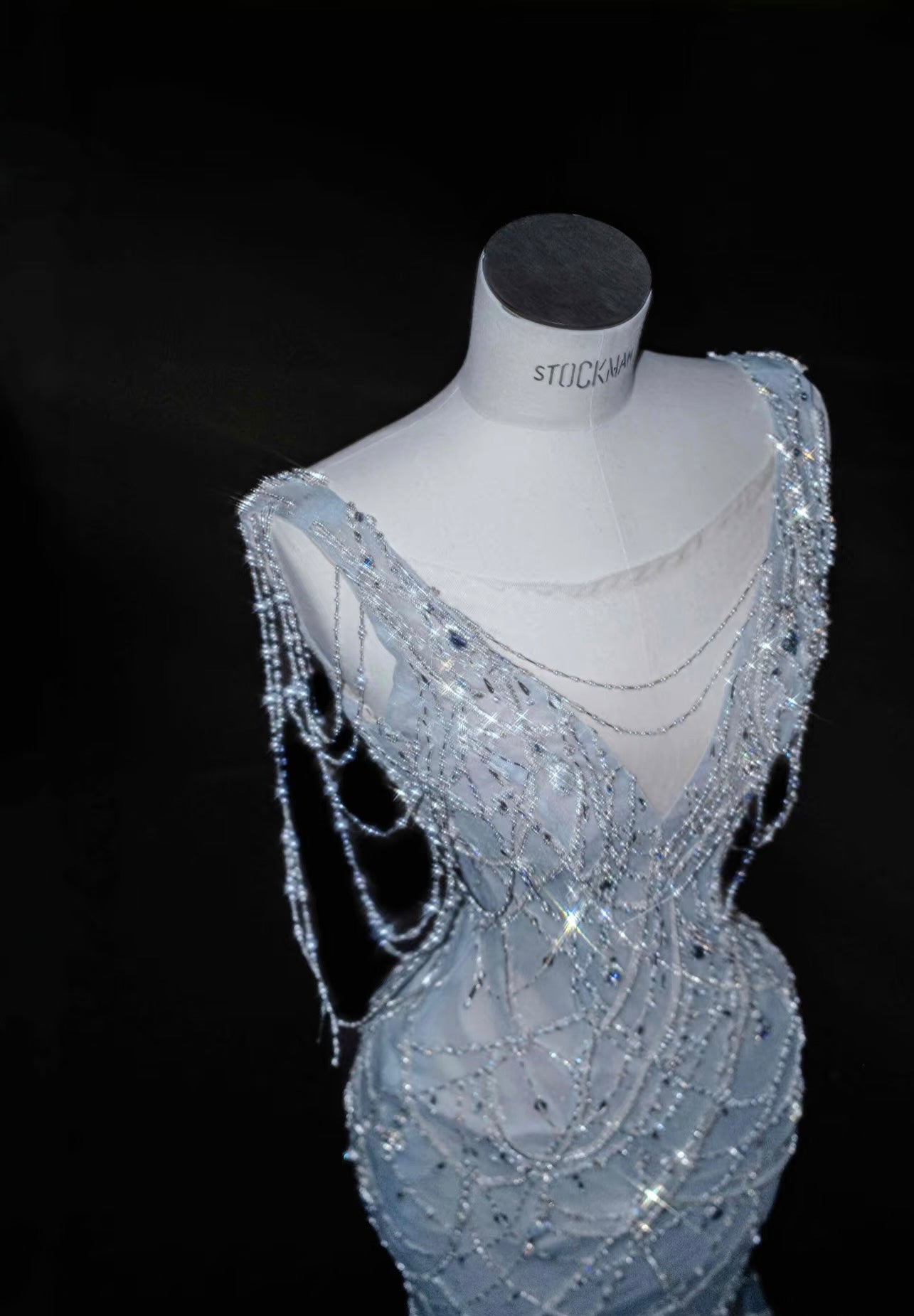 Robe de soirée sirène bleu ciel à col en V et dentelle J6601