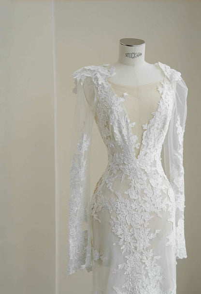 Rückenfreies Spitzenhochzeitskleid mit langen Ärmeln, Meerjungfrau-Brautkleid J6602