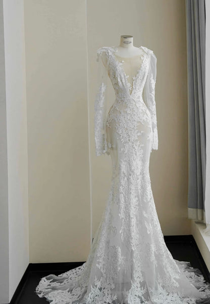 Rückenfreies Spitzenhochzeitskleid mit langen Ärmeln, Meerjungfrau-Brautkleid J6602