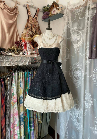 Robe de bal courte en dentelle noire, coupe trapèze, J6620