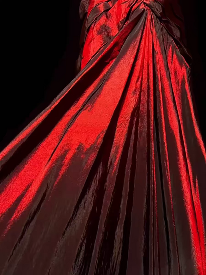 Burgunderrotes Meerjungfrau-Ballkleid aus Satin mit Herzausschnitt J6653